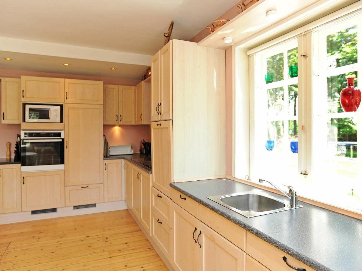 12 Person Holiday Home In Ullerslev Exteriör bild